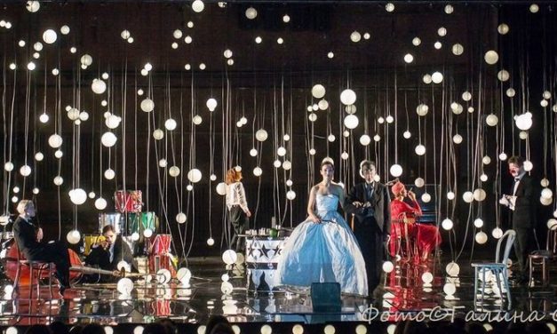 Yury Butusov’s “Drums in the Night” at the Pushkin Theater