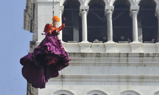 “The Flight of the Angel”: The Ritual Opening of the Carnival of Venice