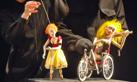 Gabriadze’s Puppet Theatre Showed Love And Death In Moscow