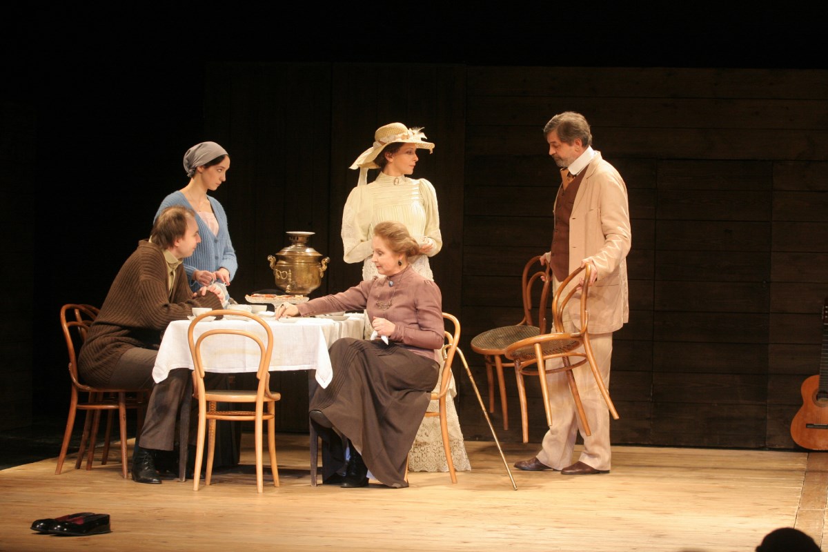 Realism in Uncle Vanya and a Dolls
