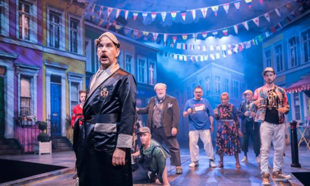 Shaina Taub’s “Twelfth Night” At The Young Vic