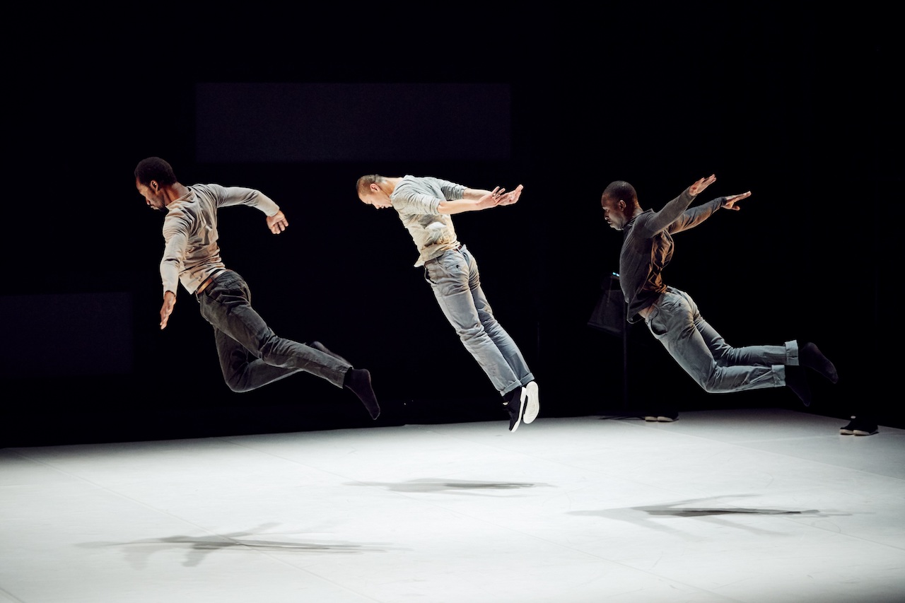 Красивые позы в вальсе. Танцор брейк. Брейк данс. Зумба картинки. Зумба весна.