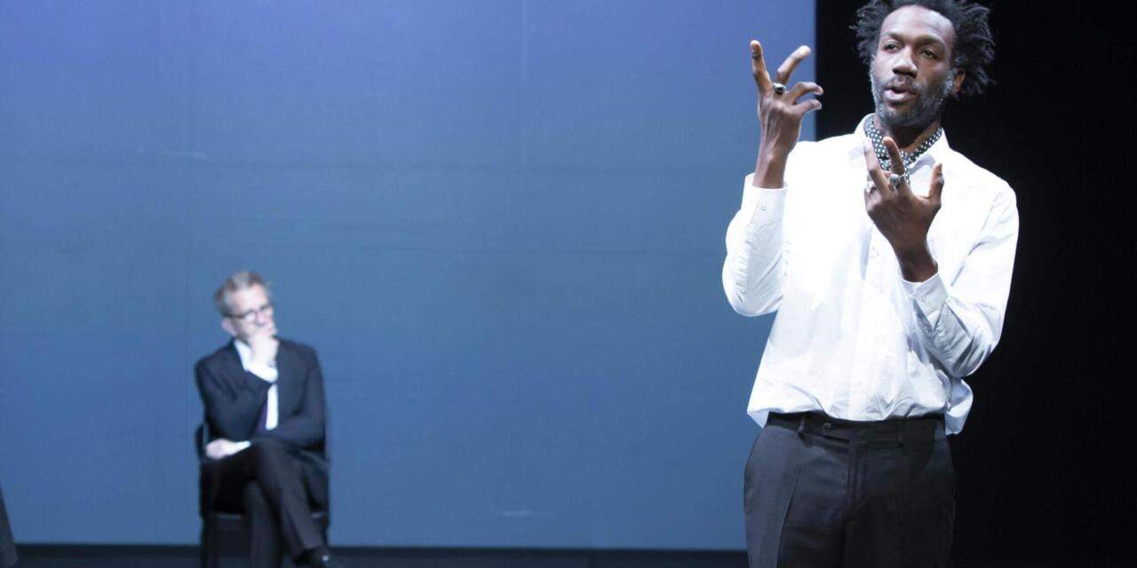 The Power of Reflection in “Portrait Avedon-Baldwin, Entretiens imaginaires” at the Théâtre du Rond Point, Paris