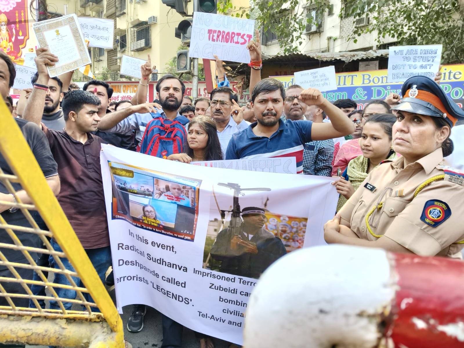 Protestors at IIT Bombay demand firing of theatre professor for screening film on Palestine/Israel (8 November 2023).