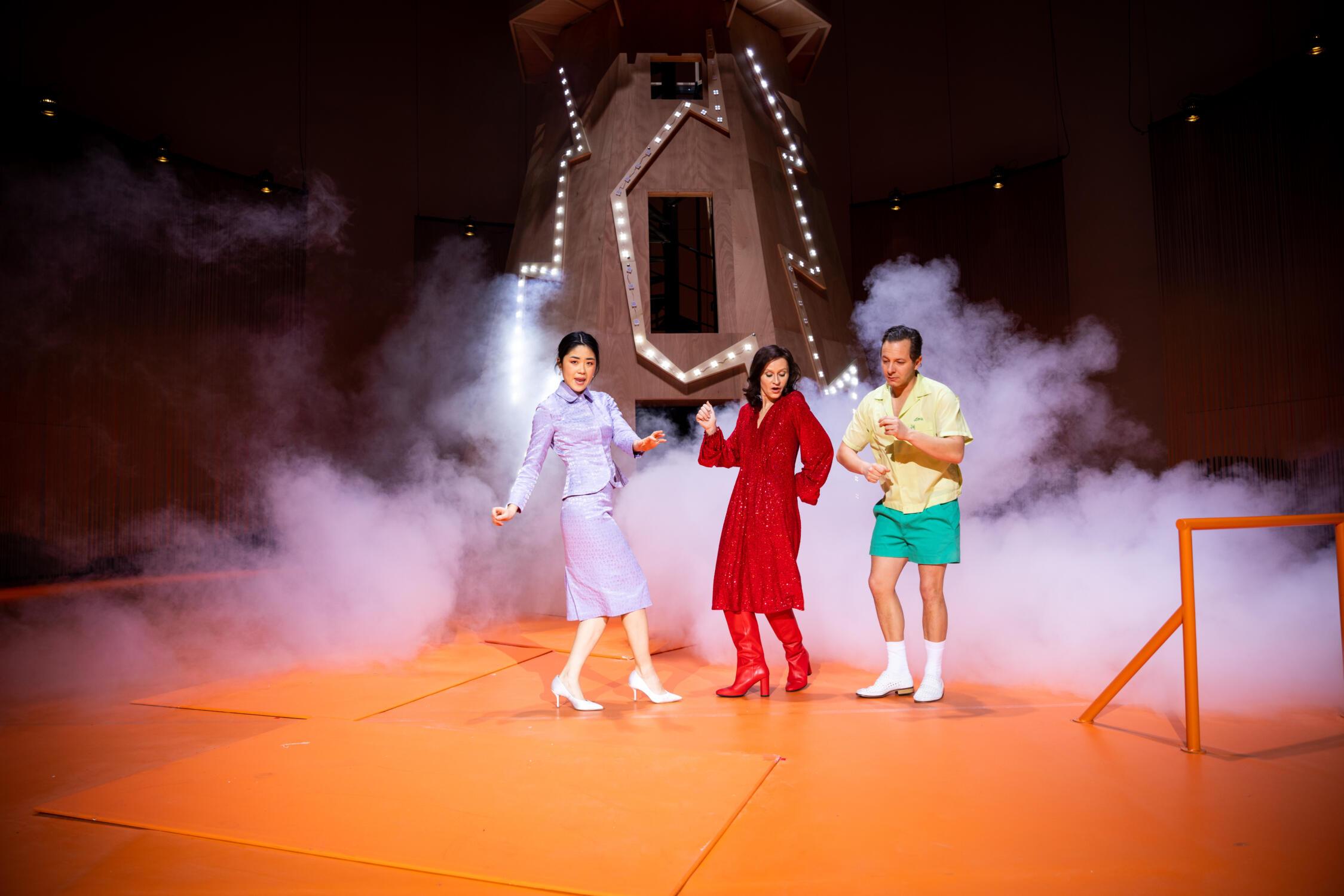 Witty Revival Of 2022 Pollesch “Liebe, Einfach Außerirdisch” In Berlin Witty Revival Of 2022 Pollesch “Liebe, Einfach Außerirdisch” In Berlin