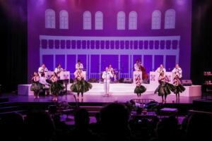 Festival Británico Británico (Hawaiian Langanadi: a Nueva Zelanda: A USA of “Escrito por Tammy Houlita