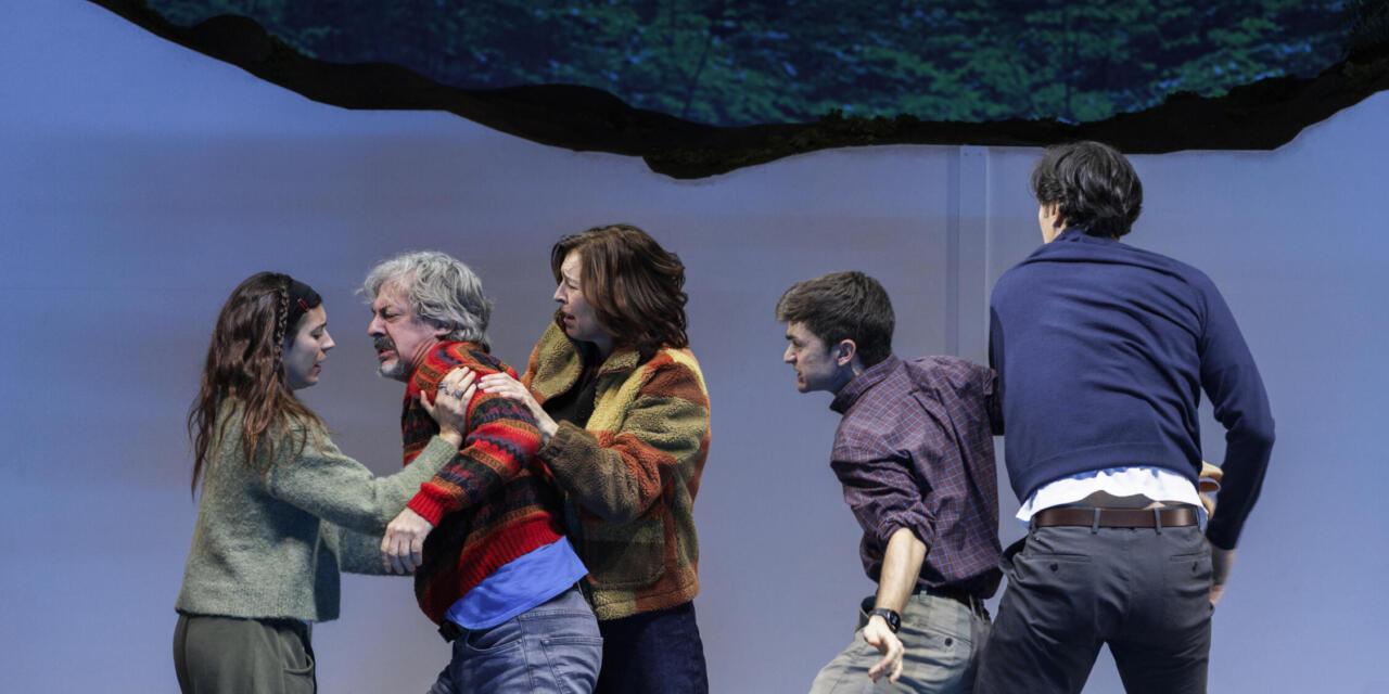 Sibling love and loss: Alfredo Sanzól’s new play at Madrid’s Teatro María Guerrero