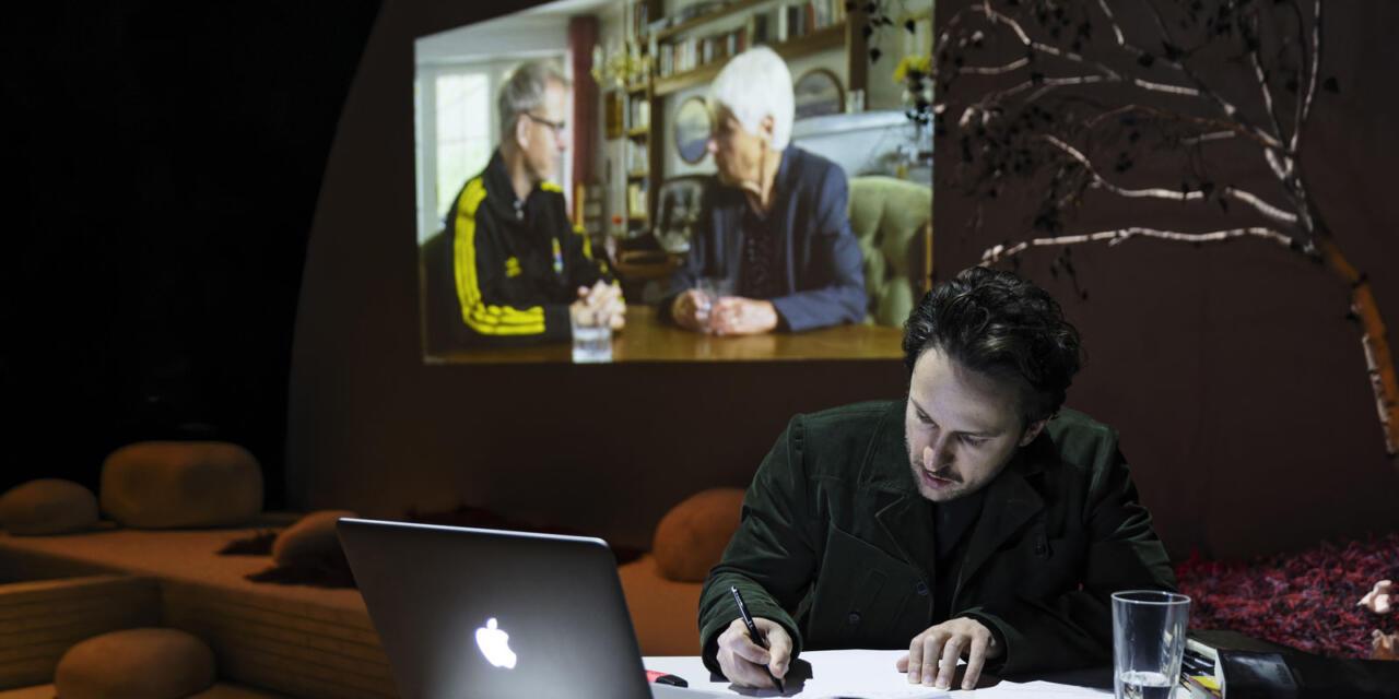 The Auto-fictional Mode As A Variation Of Biographical Material In The Theatre