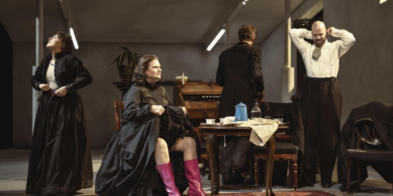 Chekhov’s “Uncle Vanja”, directed by Yana Ross at the Royal Theatre, Copenhagen