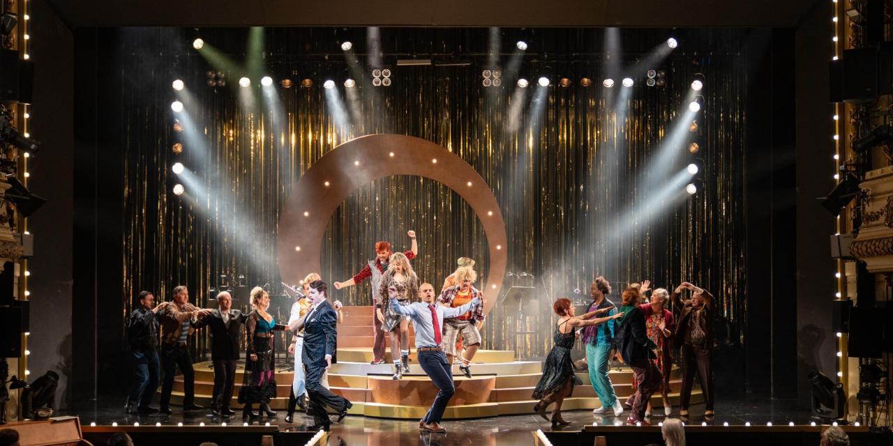 Staatstheater Oldenburg’s “Art And Democracy” Season Scores With A Revival Of “Cabaret”